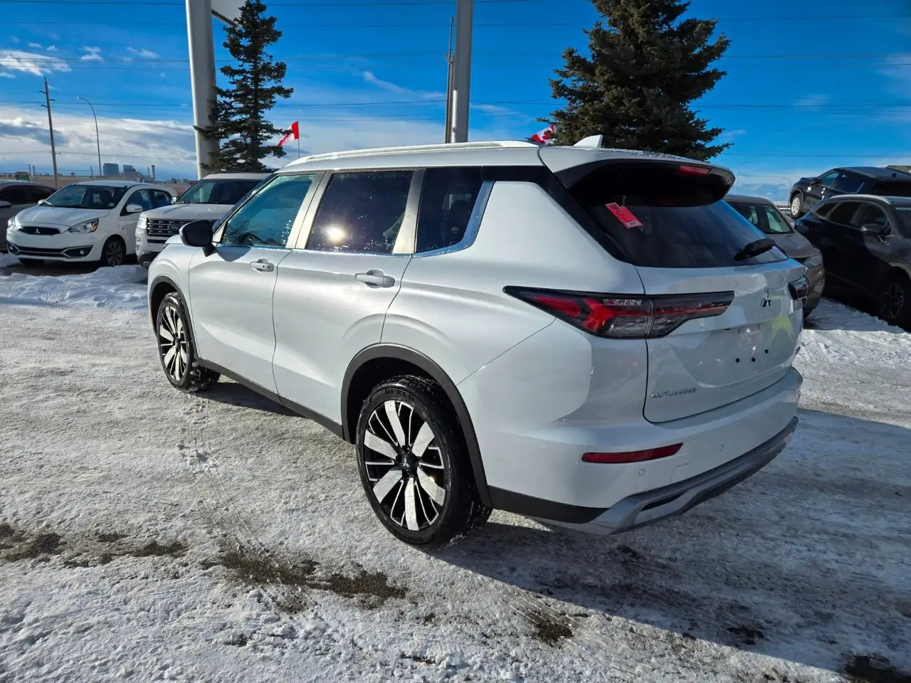 Mitsubishi Outlander photo Mitsubishi Outlander