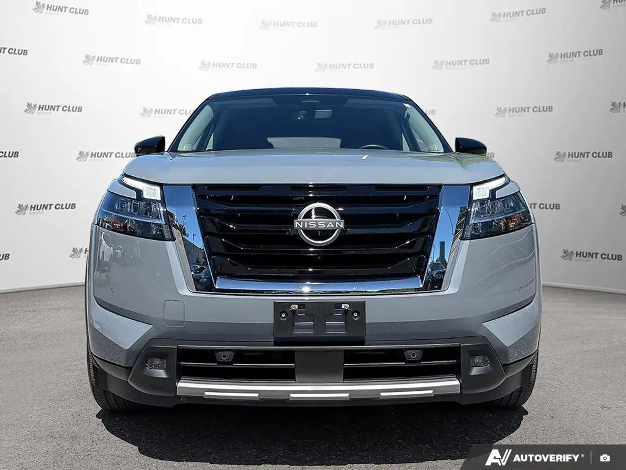 Nissan Pathfinder photo Nissan Pathfinder