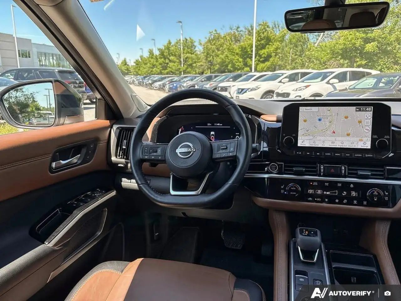 Nissan Pathfinder photo Nissan Pathfinder