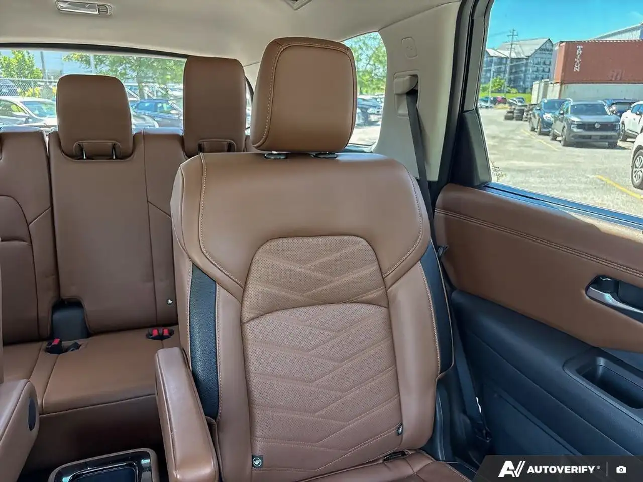 Nissan Pathfinder photo Nissan Pathfinder