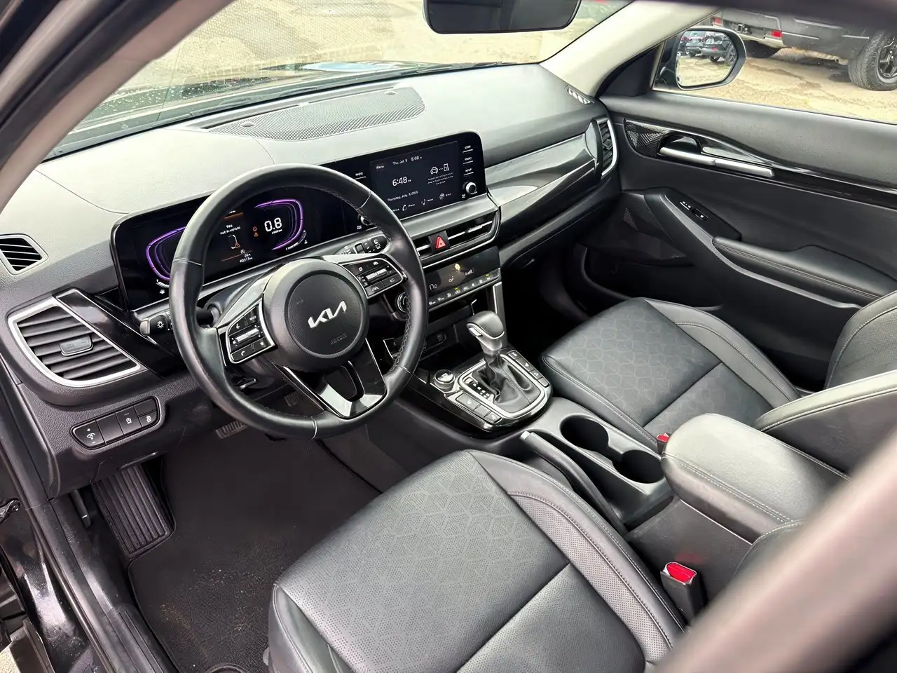 Kia Seltos снимка Kia Seltos