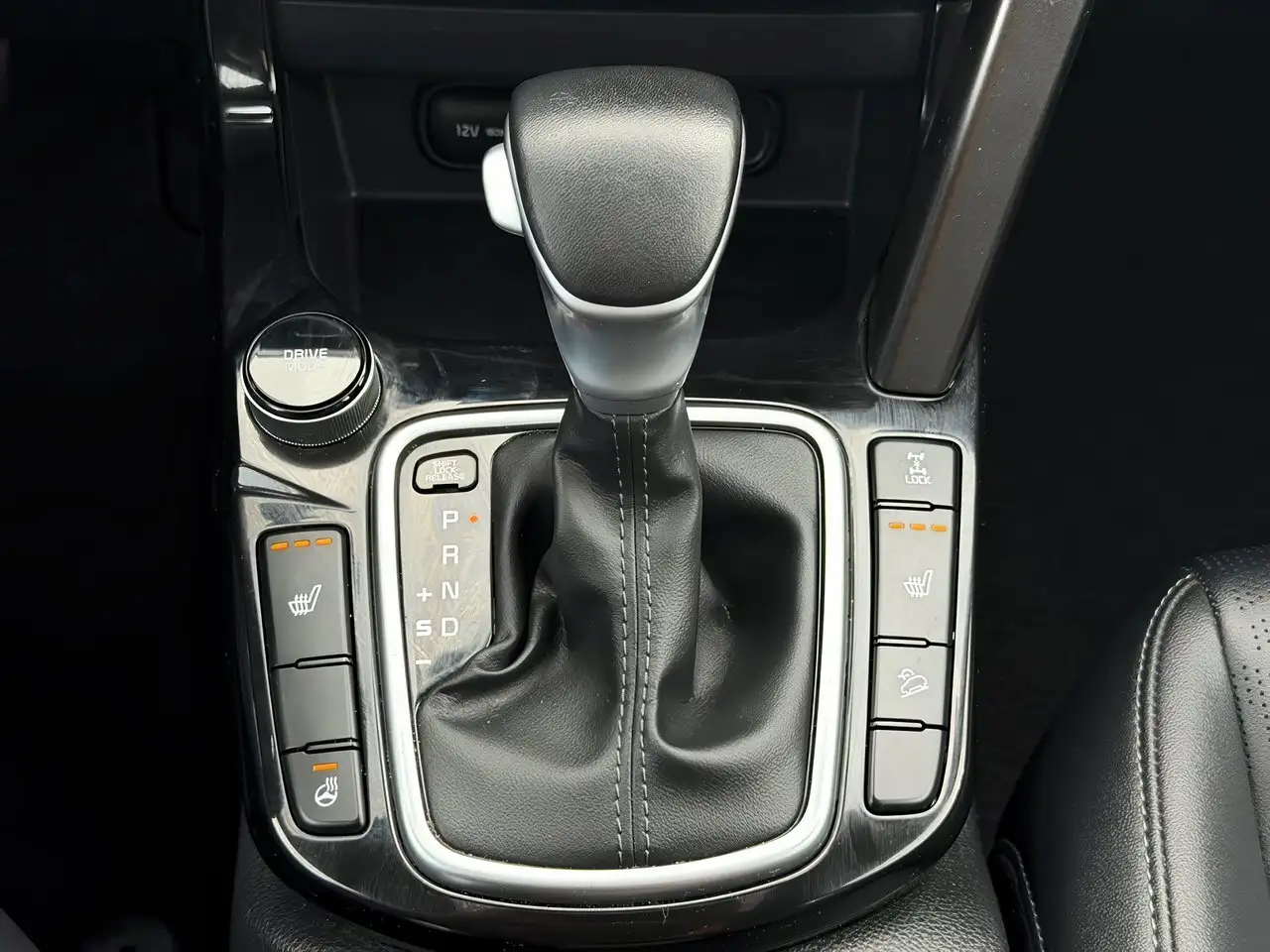 Kia Seltos снимка Kia Seltos