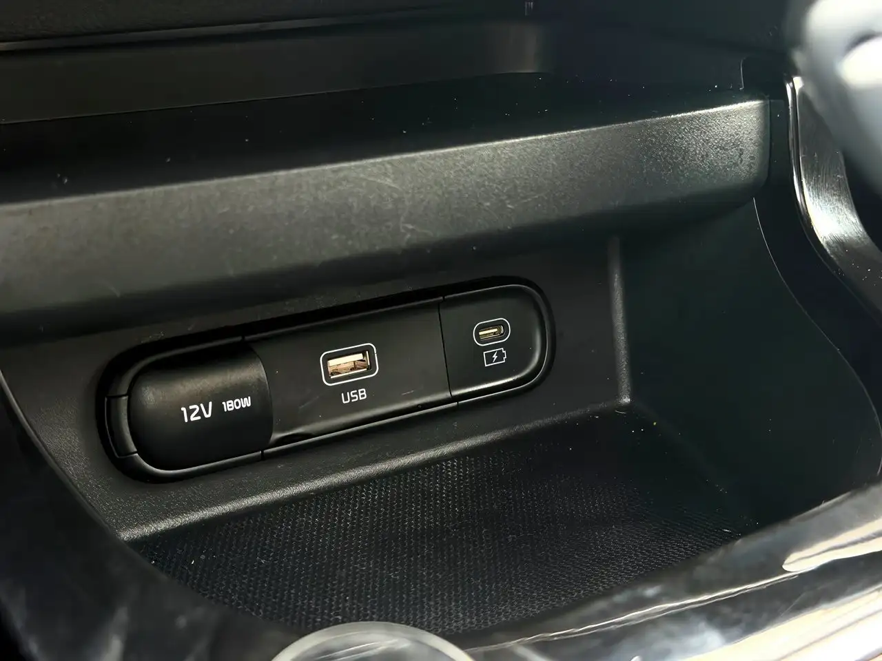 Kia Seltos снимка Kia Seltos