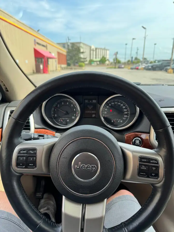 Jeep Grand Cherokee photo Jeep Grand Cherokee