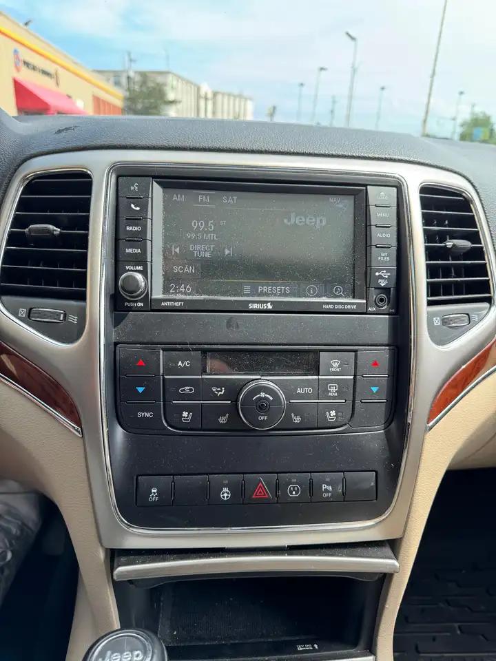 Jeep Grand Cherokee photo Jeep Grand Cherokee