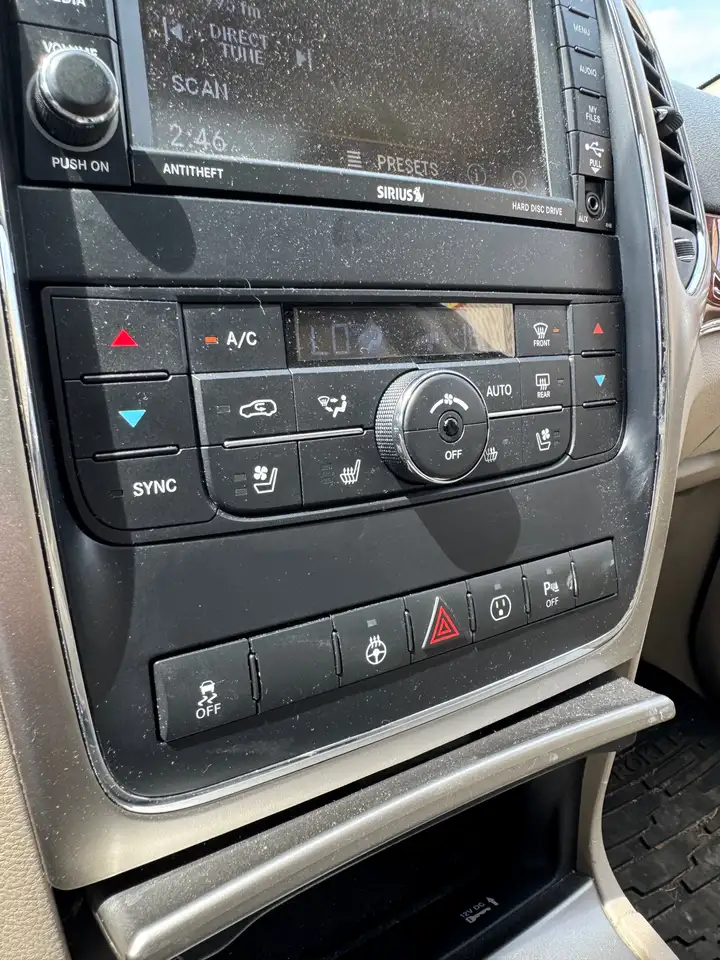 Jeep Grand Cherokee photo Jeep Grand Cherokee