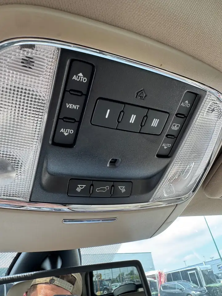 Jeep Grand Cherokee photo Jeep Grand Cherokee