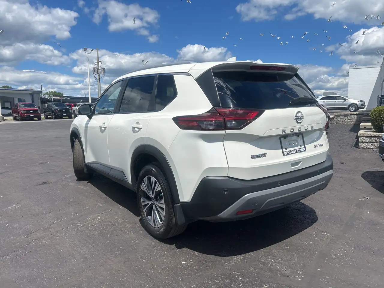 Nissan Rogue снимка Nissan Rogue