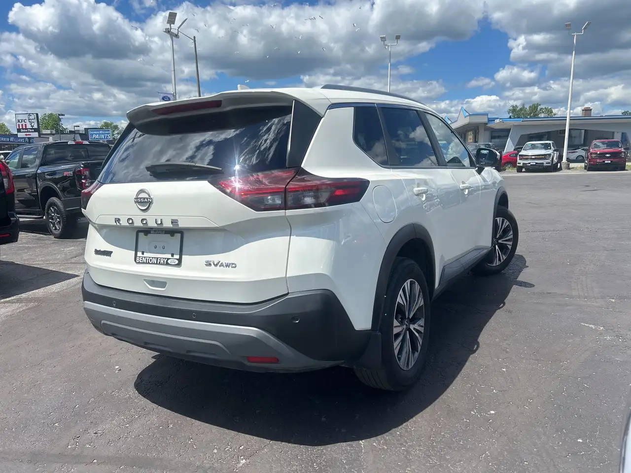 Nissan Rogue снимка Nissan Rogue