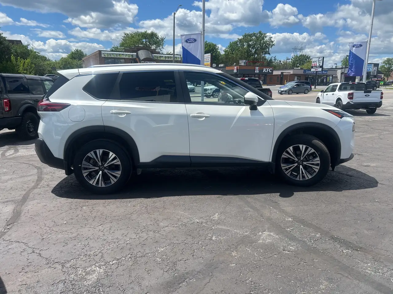 Nissan Rogue снимка Nissan Rogue