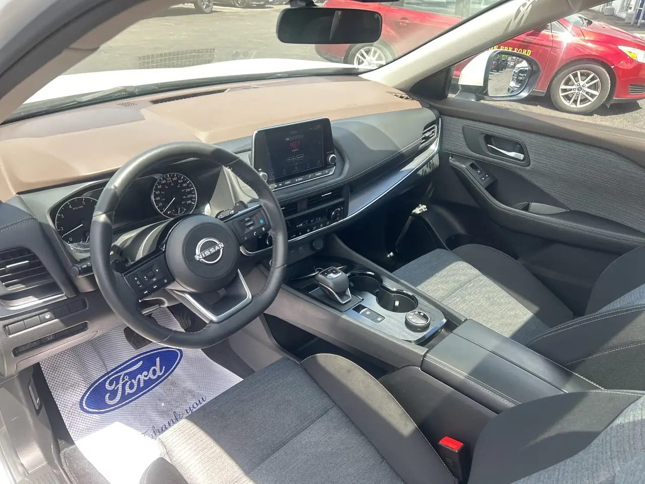 Nissan Rogue снимка Nissan Rogue