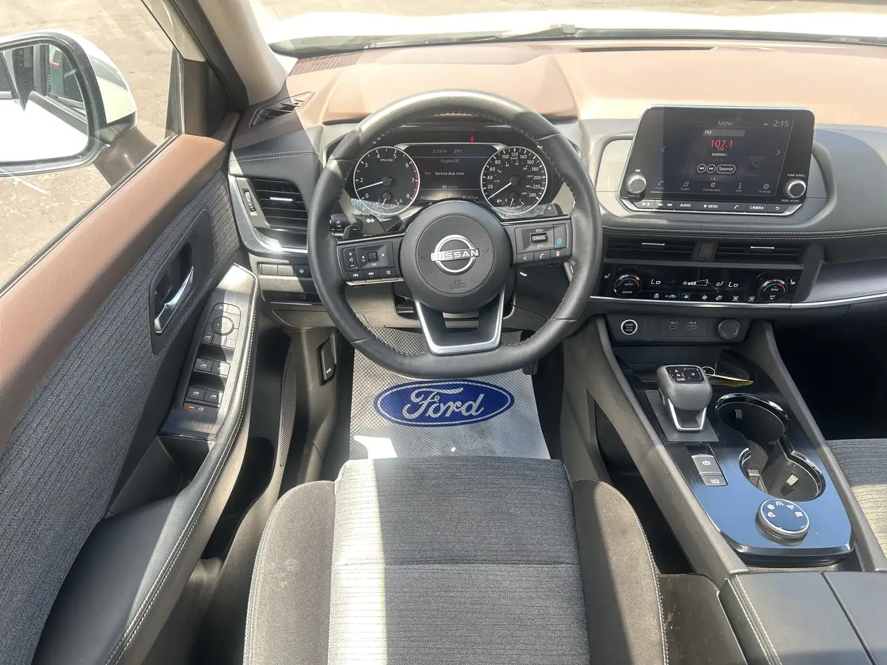 Nissan Rogue снимка Nissan Rogue