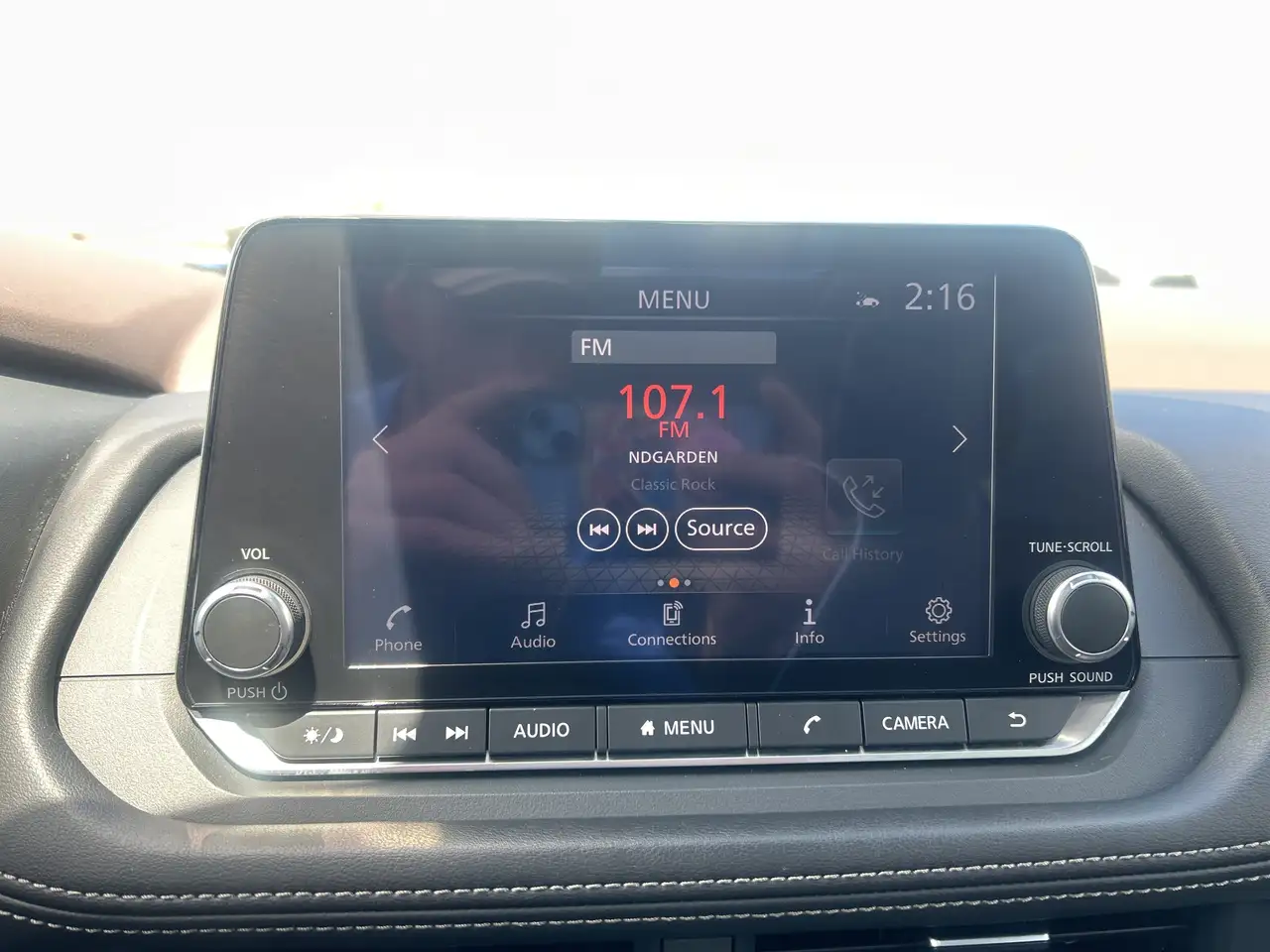 Nissan Rogue снимка Nissan Rogue