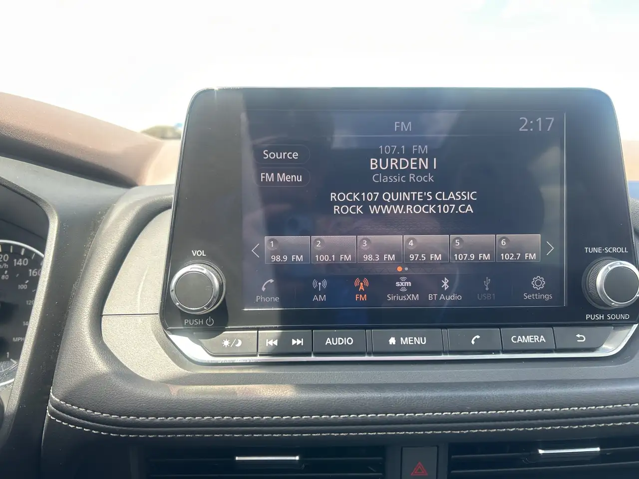 Nissan Rogue снимка Nissan Rogue