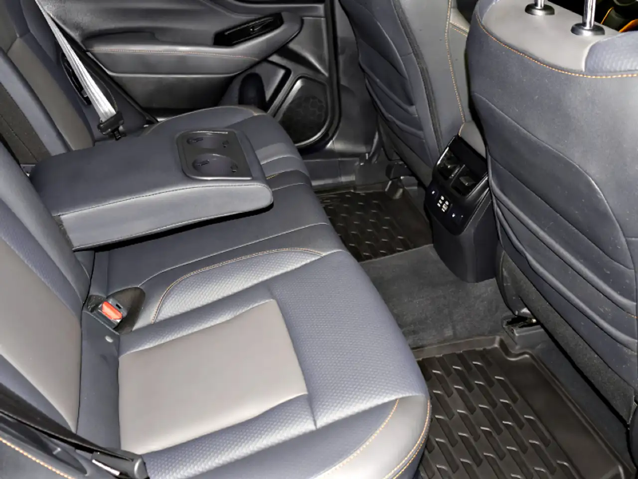 Subaru OUTBACK снимка Subaru OUTBACK