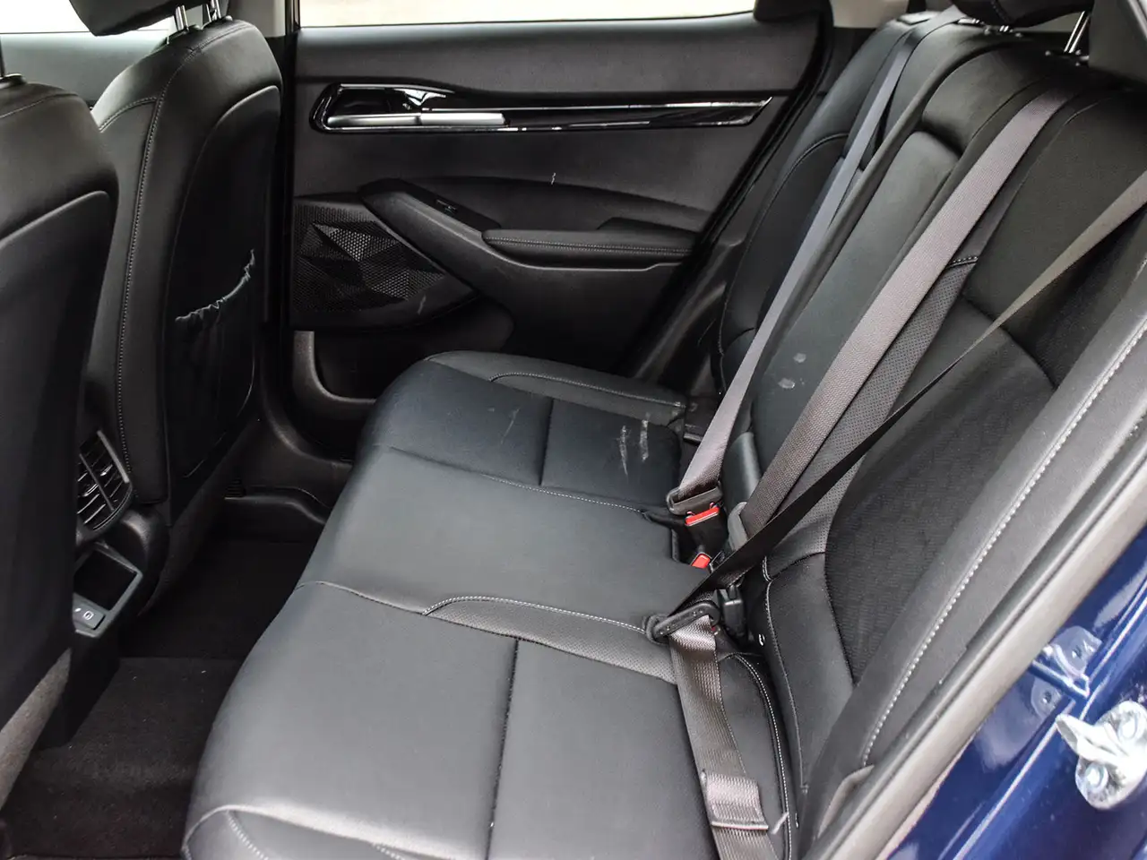 Kia Seltos снимка Kia Seltos