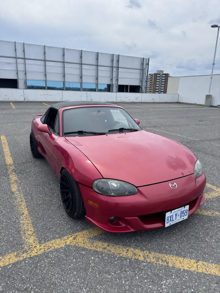 2004 Mazda MX-5 Miata