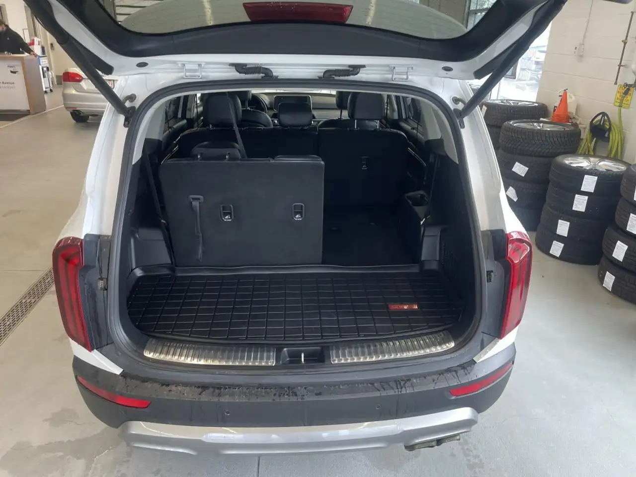 Kia Telluride снимка Kia Telluride
