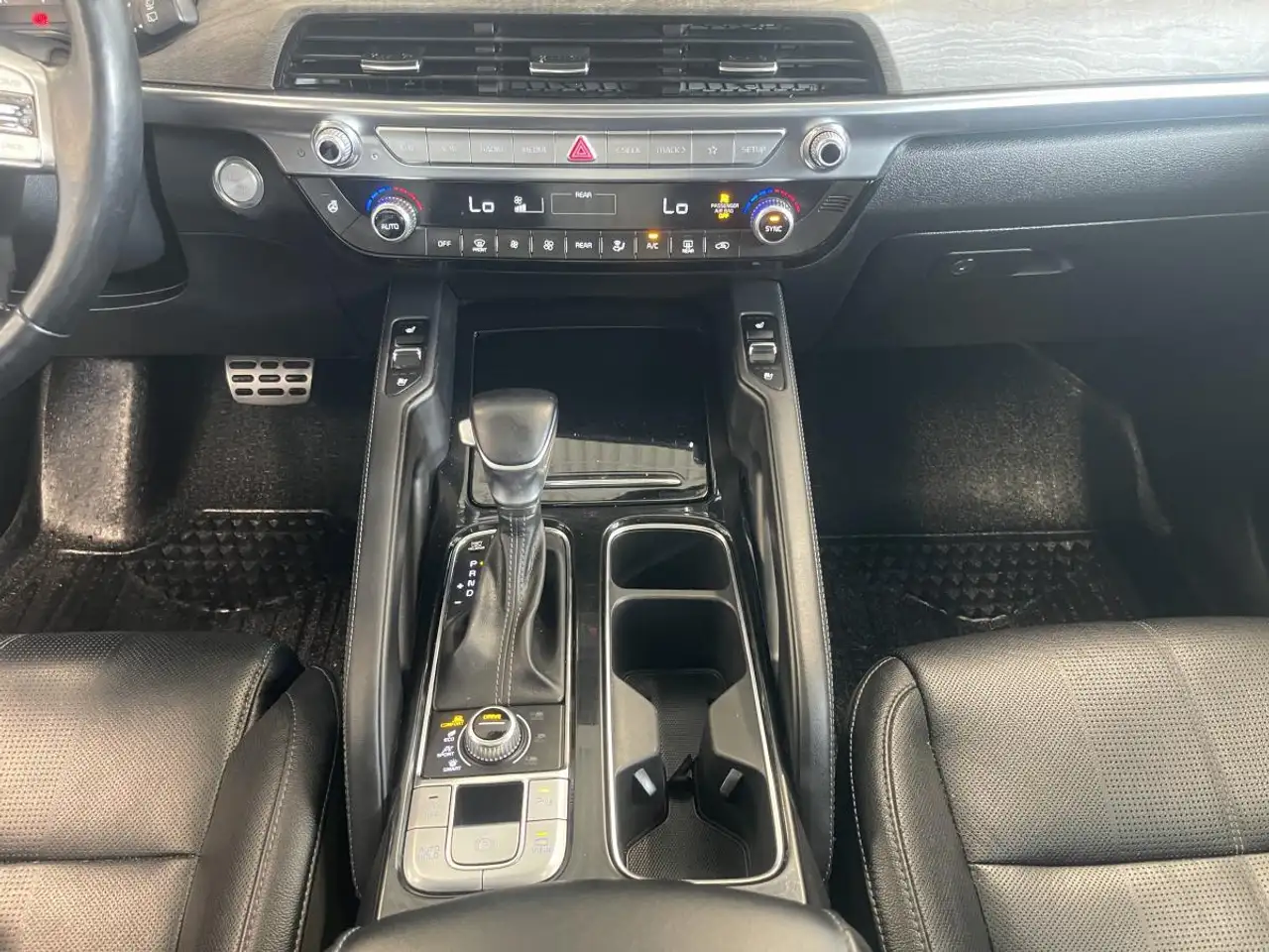 Kia Telluride снимка Kia Telluride