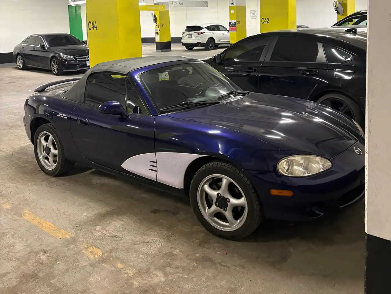Mazda MX-5 Miata photo Mazda MX-5 Miata