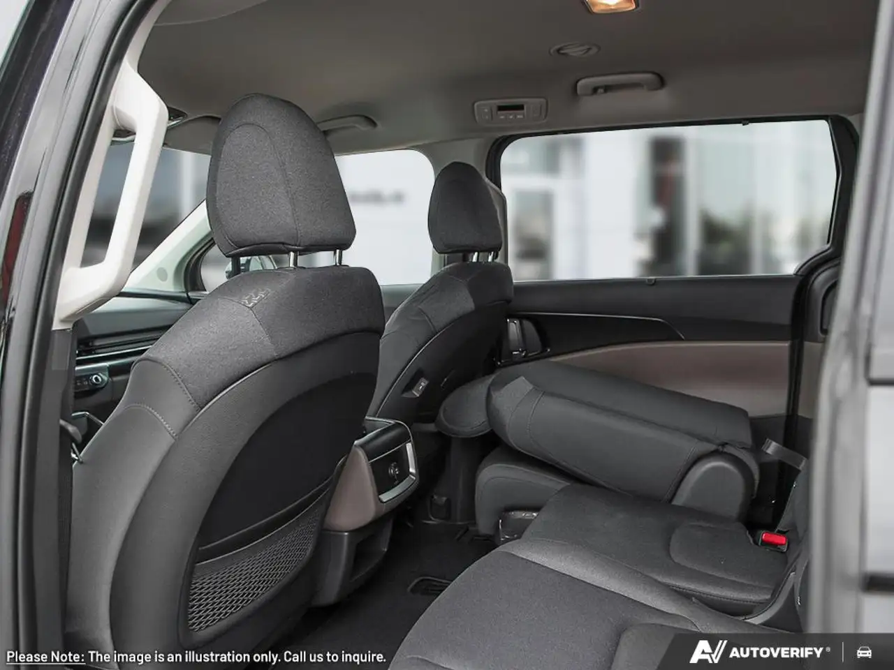 Kia Carnival снимка Kia Carnival