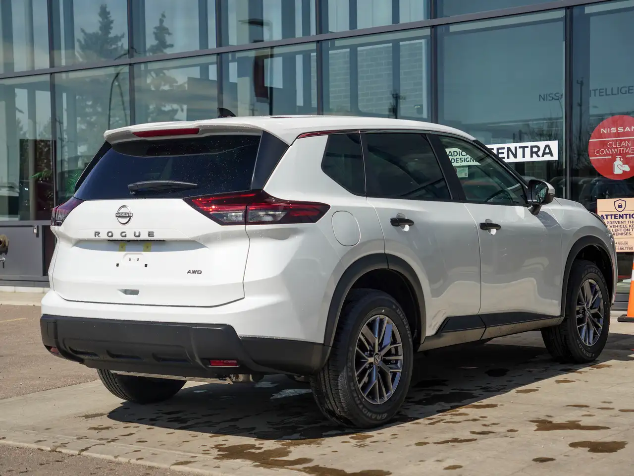 Nissan Rogue снимка Nissan Rogue