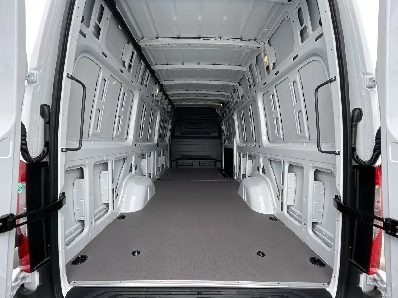 Mercedes-Benz Sprinter снимка Mercedes-Benz Sprinter