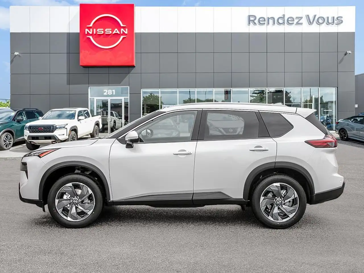 Nissan Rogue снимка Nissan Rogue