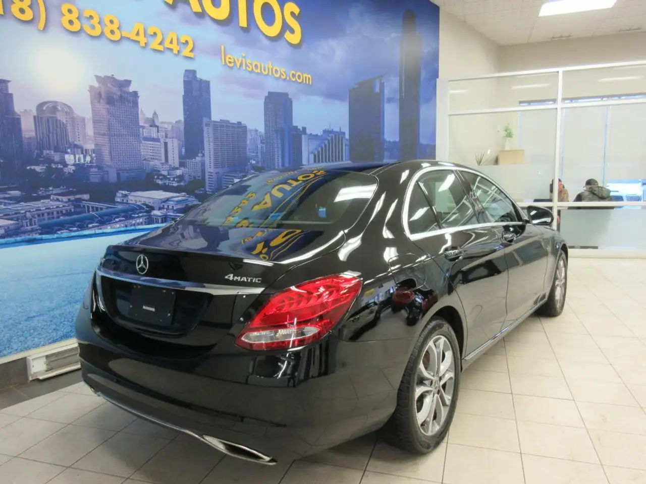 Mercedes-Benz C-Class снимка Mercedes-Benz C-Class