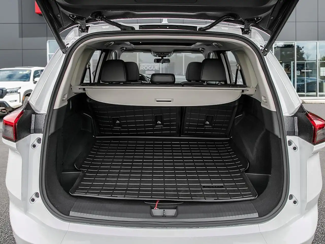 Nissan Rogue снимка Nissan Rogue