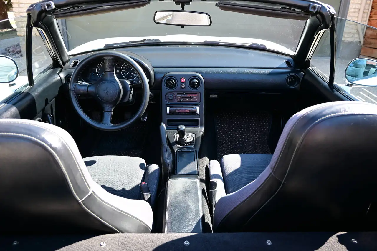 Mazda MX-5 Miata photo Mazda MX-5 Miata