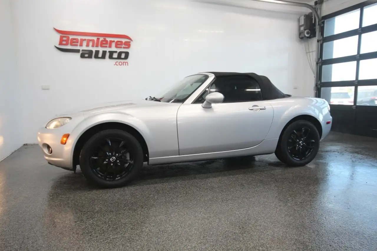 Mazda MX-5 Miata снимка Mazda MX-5 Miata