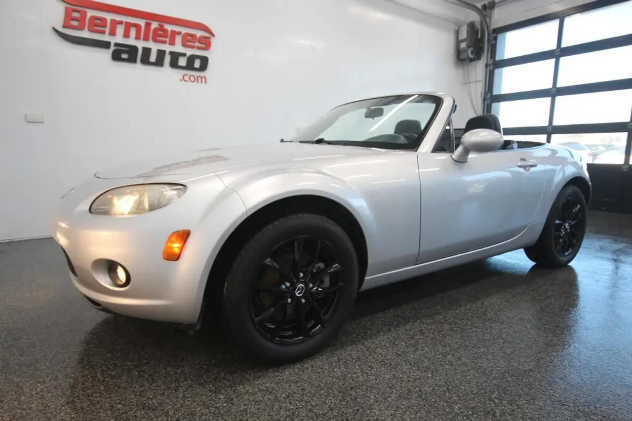 Mazda MX-5 Miata снимка Mazda MX-5 Miata