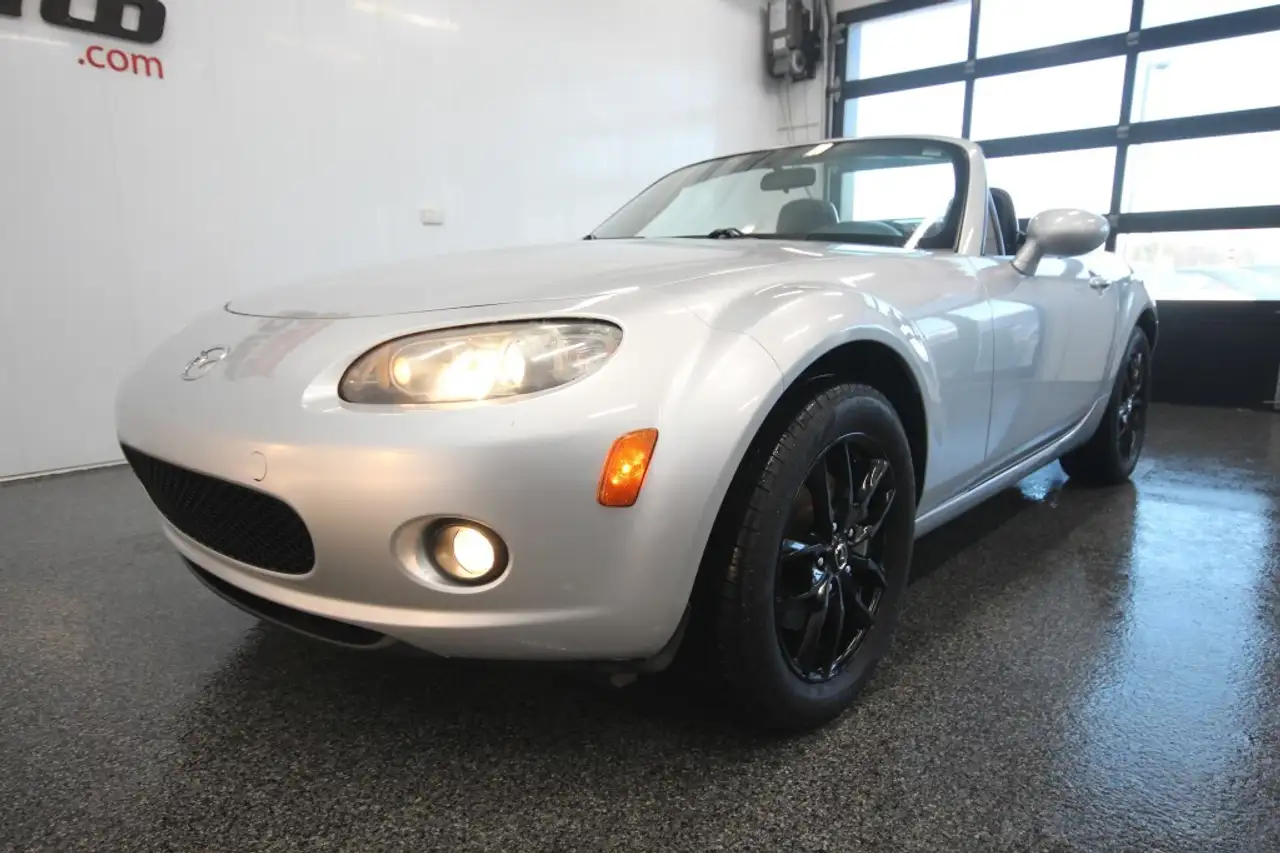 Mazda MX-5 Miata снимка Mazda MX-5 Miata