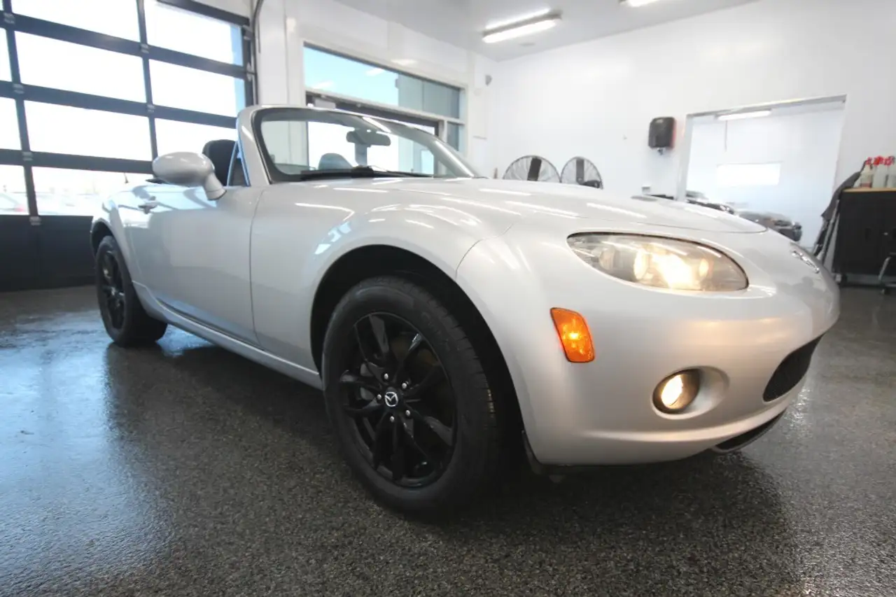 Mazda MX-5 Miata снимка Mazda MX-5 Miata