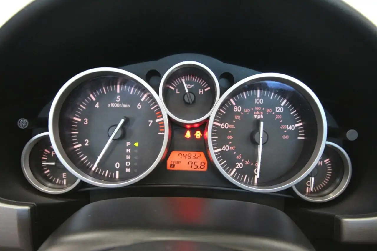Mazda MX-5 Miata снимка Mazda MX-5 Miata