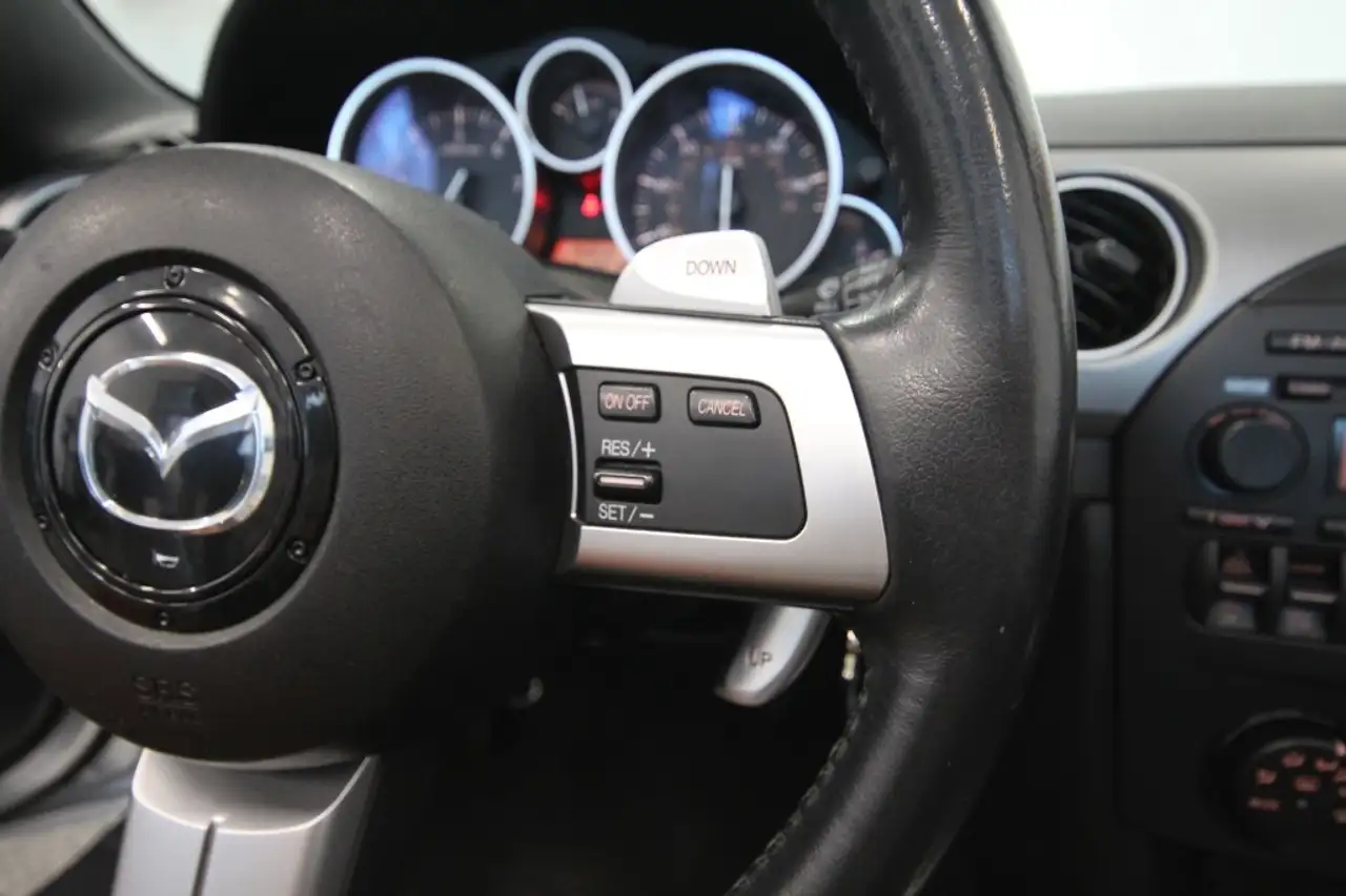 Mazda MX-5 Miata снимка Mazda MX-5 Miata