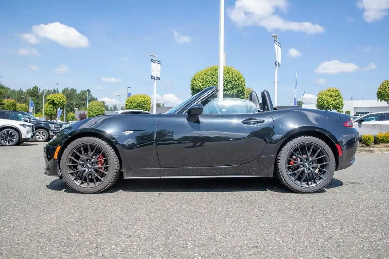 Mazda MX-5 Miata photo Mazda MX-5 Miata