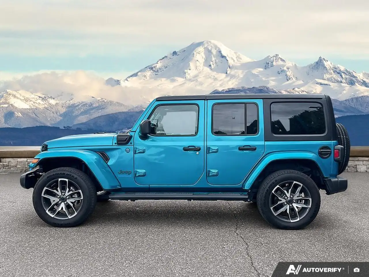 Jeep Wrangler photo Jeep Wrangler