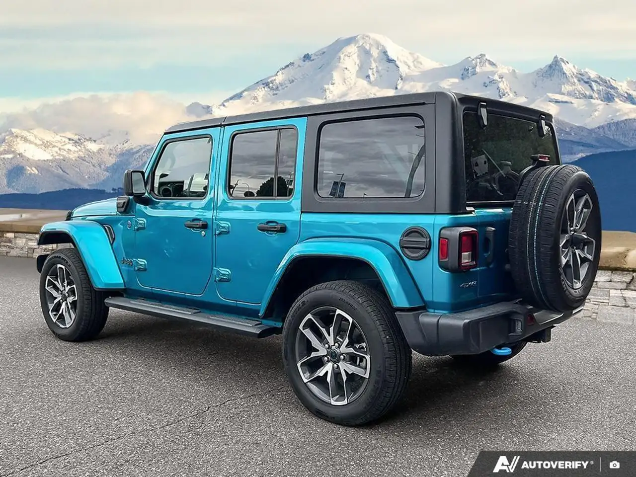Jeep Wrangler photo Jeep Wrangler