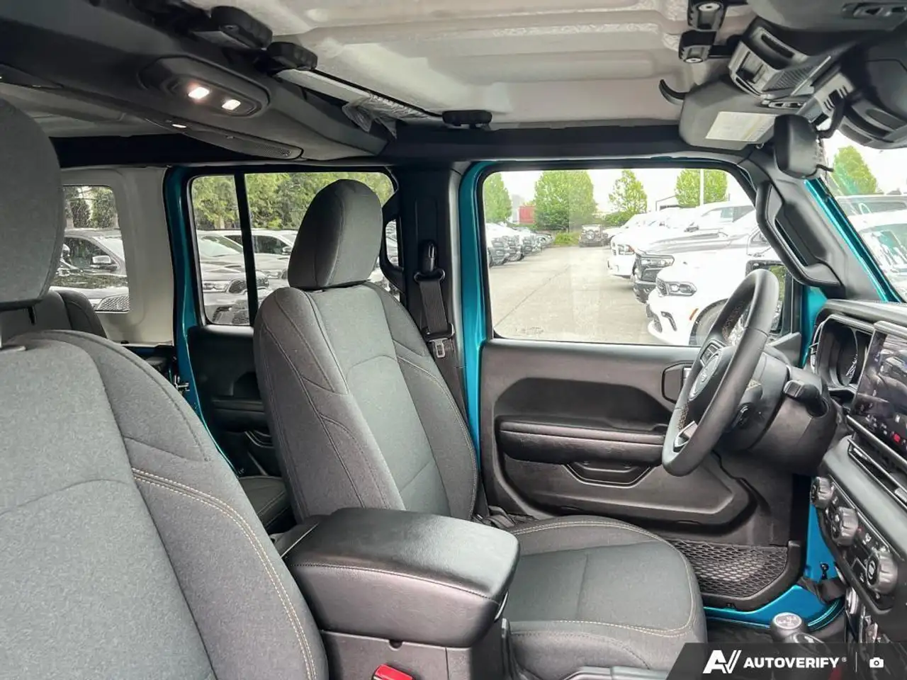 Jeep Wrangler photo Jeep Wrangler