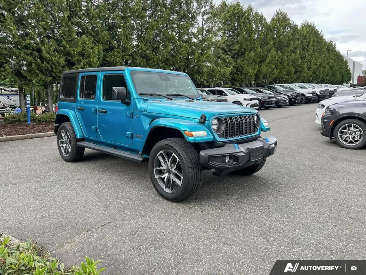 Jeep Wrangler photo Jeep Wrangler
