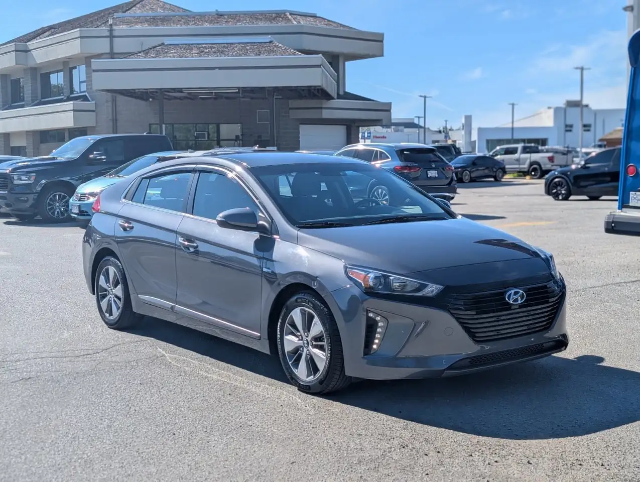 Hyundai IONIQ photo Hyundai IONIQ