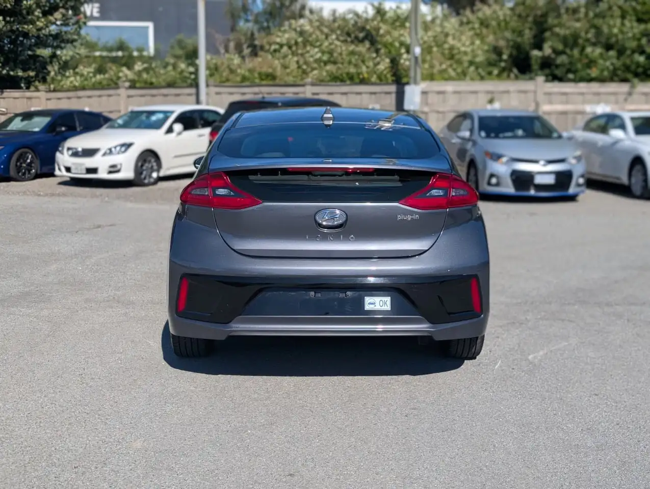 Hyundai IONIQ photo Hyundai IONIQ