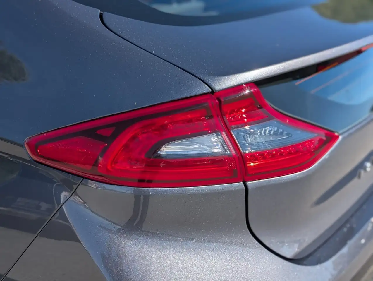 Hyundai IONIQ photo Hyundai IONIQ