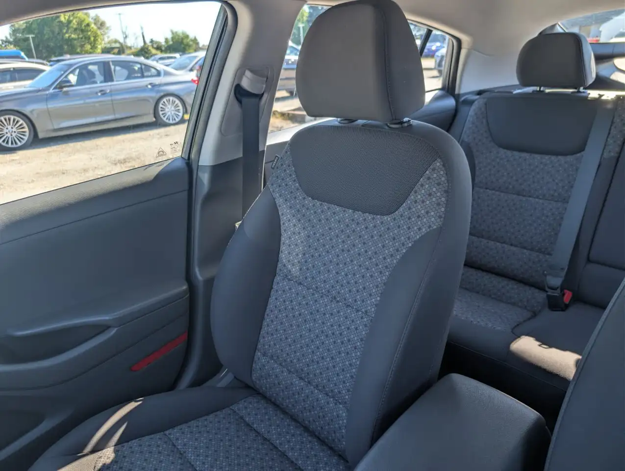 Hyundai IONIQ photo Hyundai IONIQ