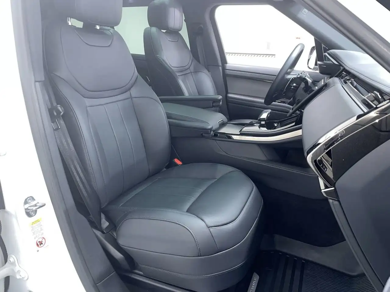 Land Rover Range Rover Sport снимка Land Rover Range Rover Sport