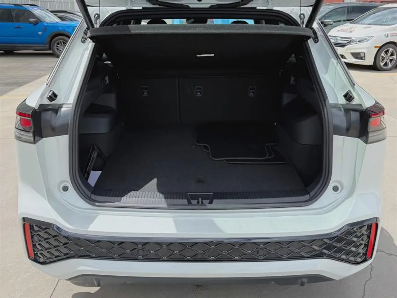 Volkswagen Tiguan photo Volkswagen Tiguan