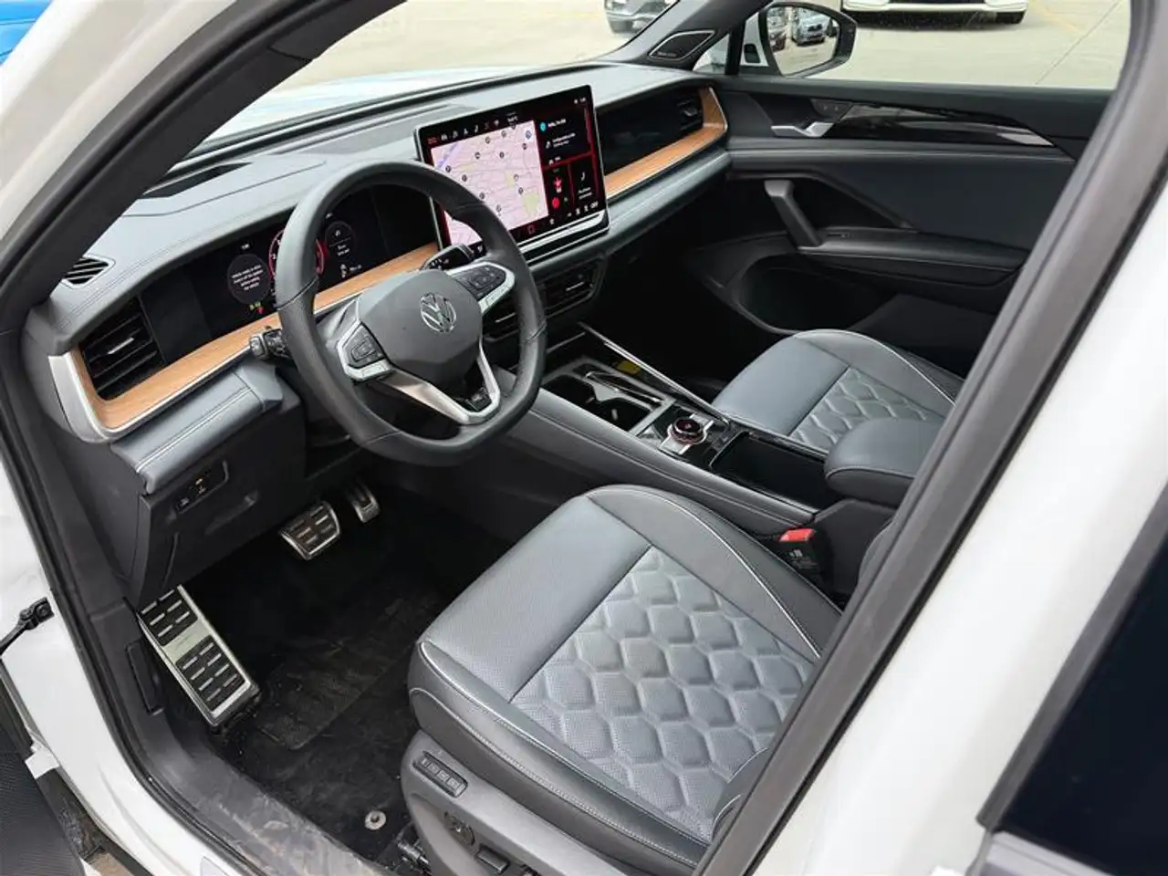 Volkswagen Tiguan photo Volkswagen Tiguan
