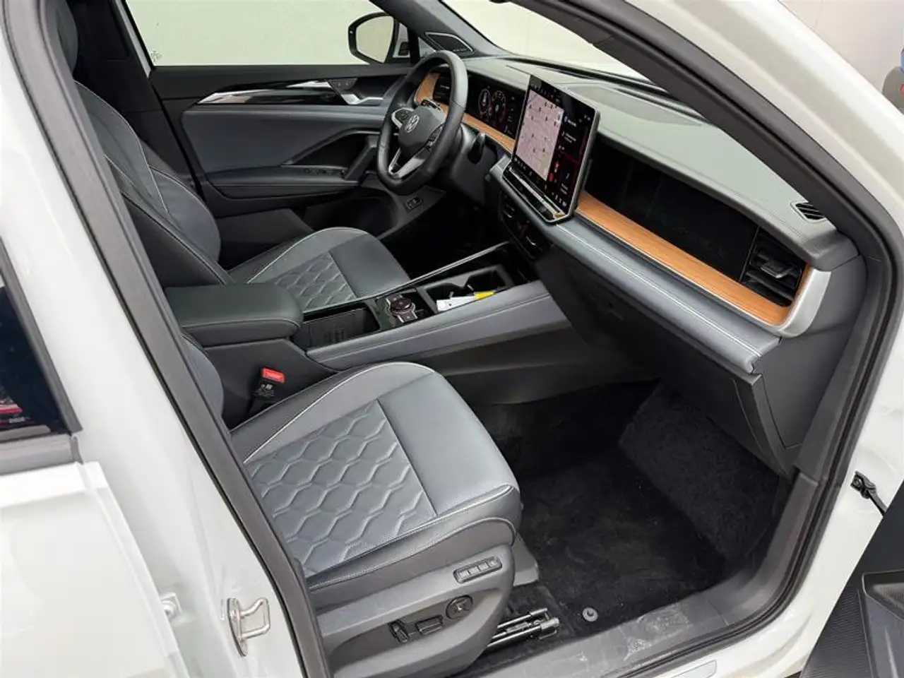 Volkswagen Tiguan photo Volkswagen Tiguan